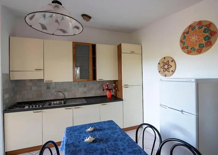 A Schiera Apartman Rena Majore